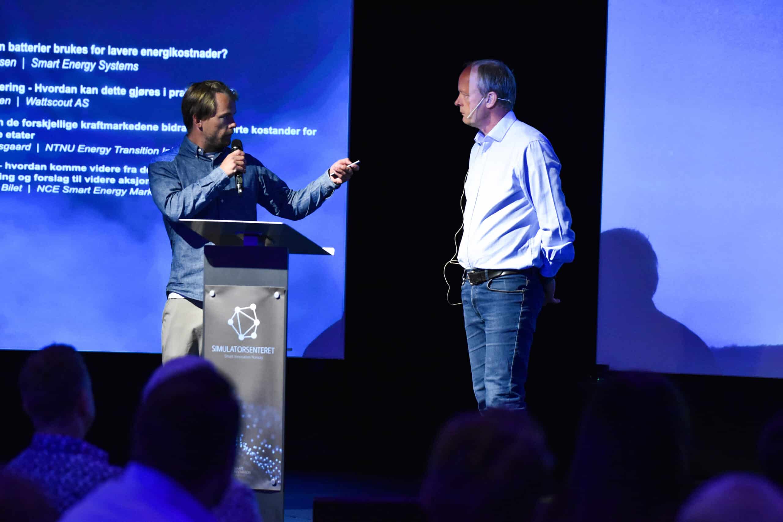 Carl Stener Garder (left) and Carl Haakon (Bobo) Garder, Viken Park/GG Gruppen, on stage in the Smart Innovation Arena during the energy seminar on June 1, 2023.